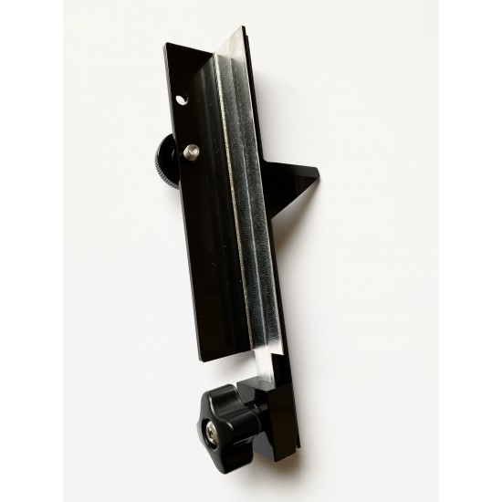 Laserline B-Storm-300 Detector Bracket for GR Series Direct Reading Laser Rods Laserline B-Storm-300 Detector Bracket for GR Series Direct Reading Laser Rods